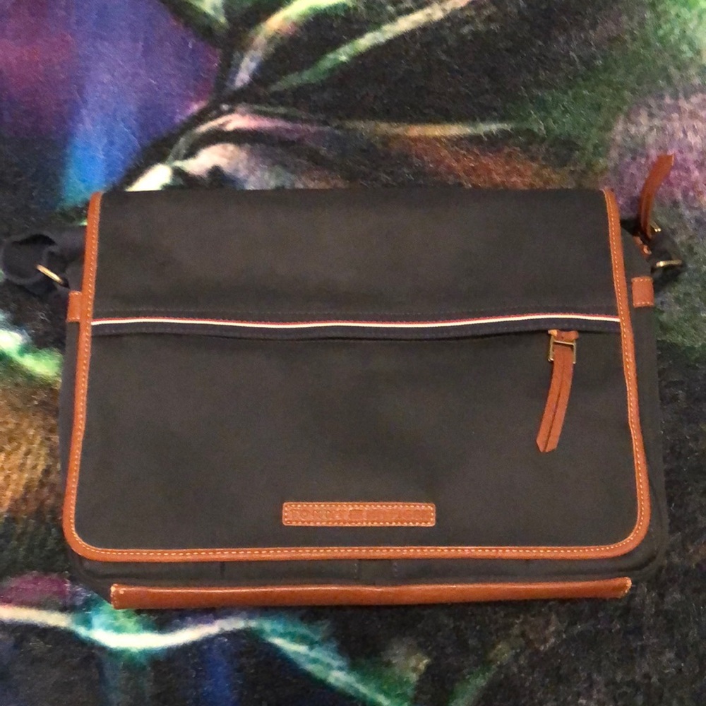 Tommy Hilfiger Messenger Laptop Bag